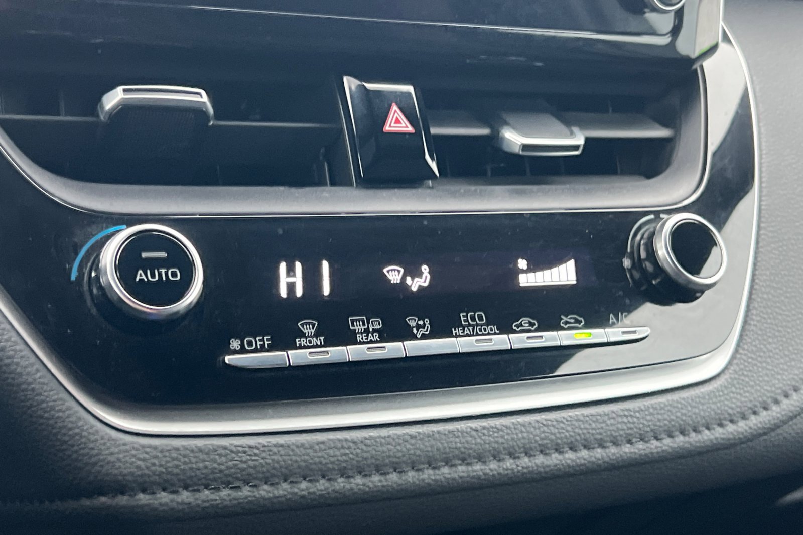 Certified 2020 Toyota Corolla SE image 24