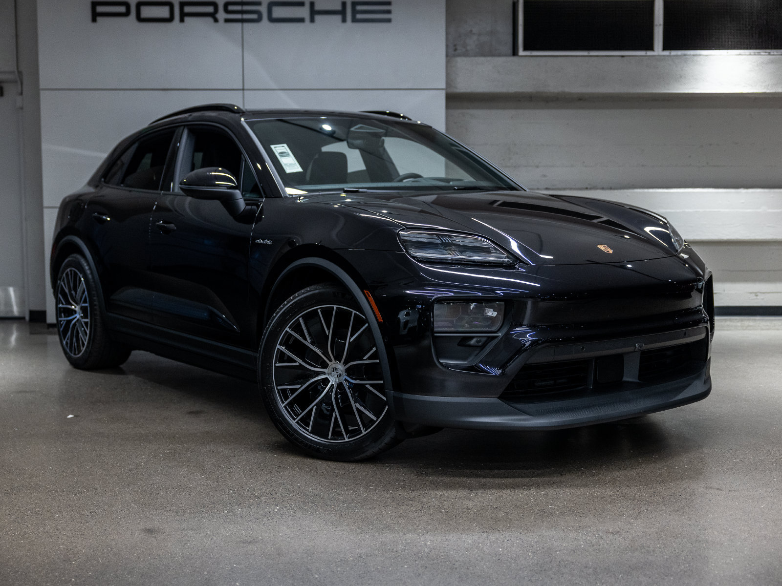 New 2026 Porsche Macan 4 Electric AWD/4WD image 10