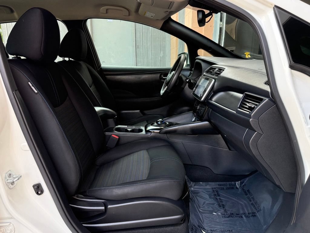 Used 2021 Nissan Leaf SV w/ SV Technology Package FWD image 22