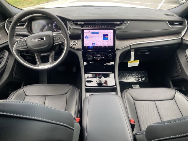 New 2025 Jeep Grand Cherokee Limited w/ Luxury Tech Group II image 37