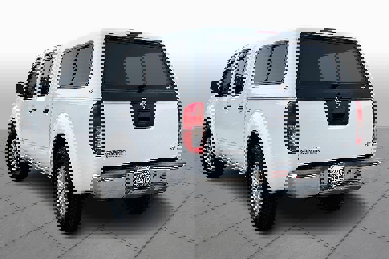 Used 2016 Nissan Frontier SV image 12