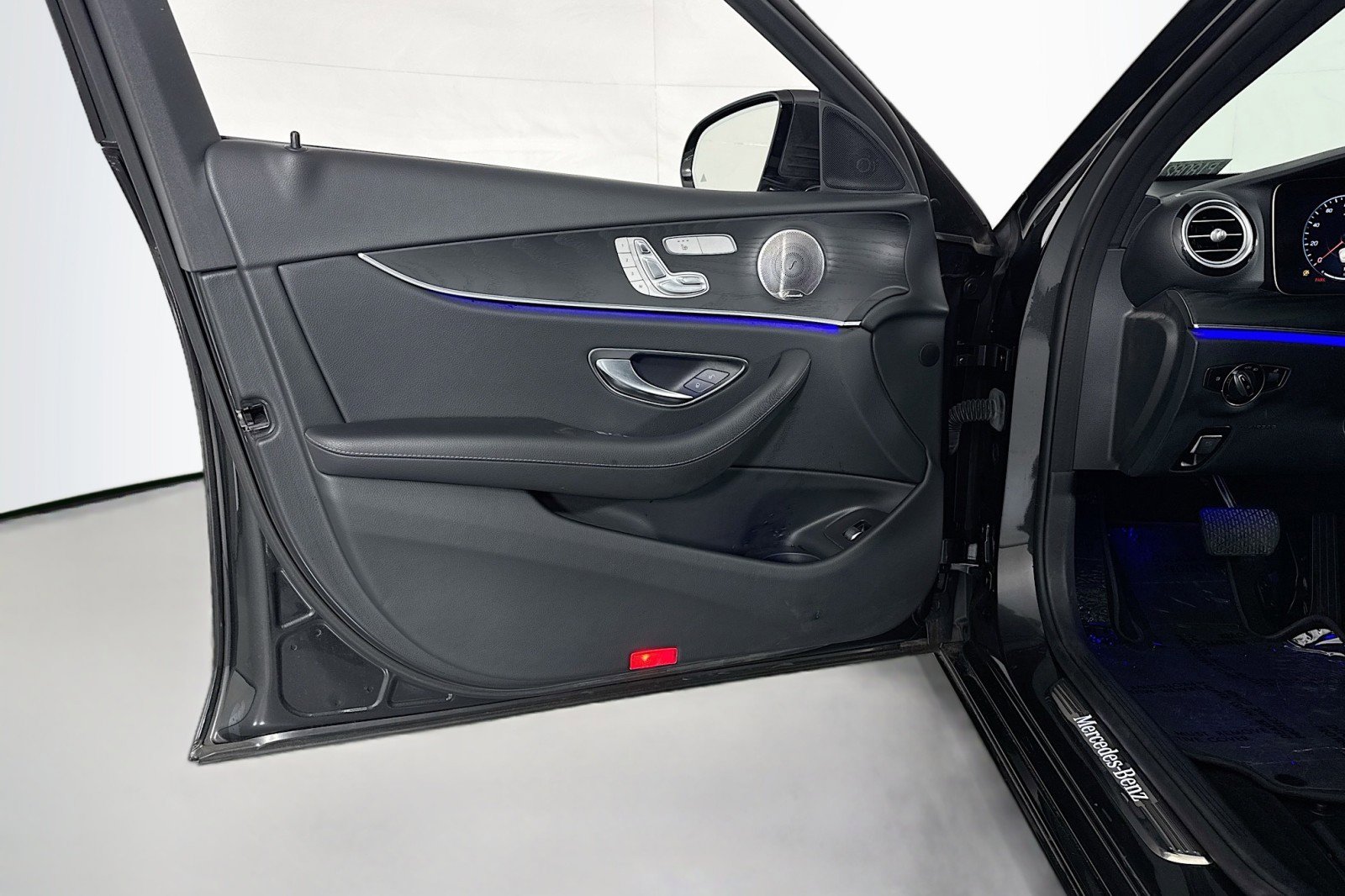 Used 2022 Mercedes-Benz E 350 Sedan image 20