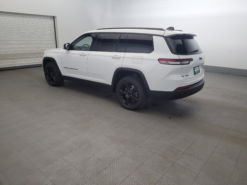 Used 2023 Jeep Grand Cherokee L Laredo AWD/4WD image 3