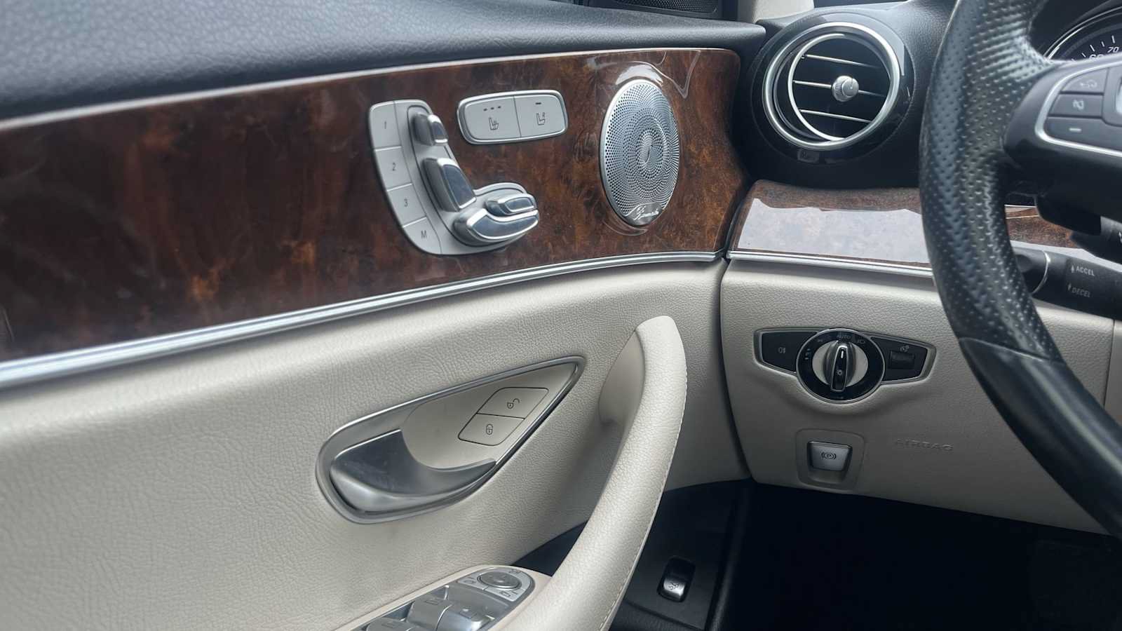 Certified 2017 Mercedes-Benz E 400 4MATIC Wagon image 29