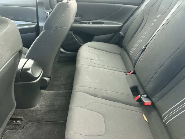 Used 2021 Hyundai Elantra SEL FWD image 4