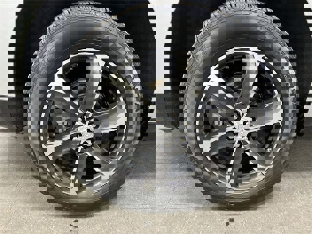 Certified 2021 Buick Enclave Essence w/ Sport Touring Edition image 34