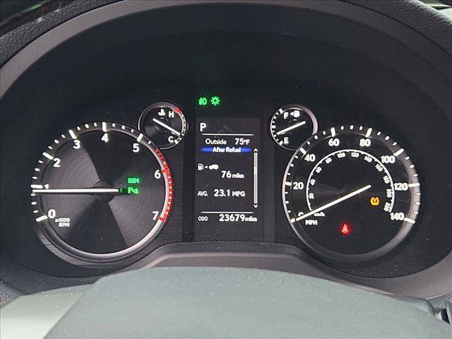 Used 2023 Lexus GX 460 Premium w/ Accessory Package AWD/4WD image 9
