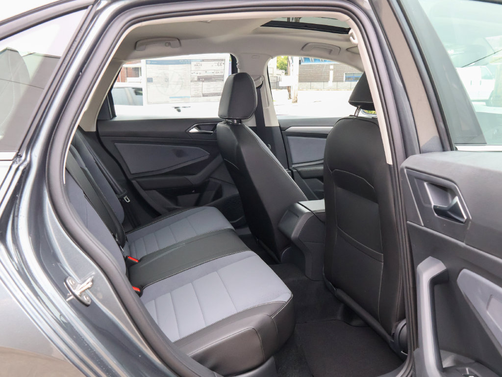 New 2027 Volkswagen Jetta SE FWD image 28