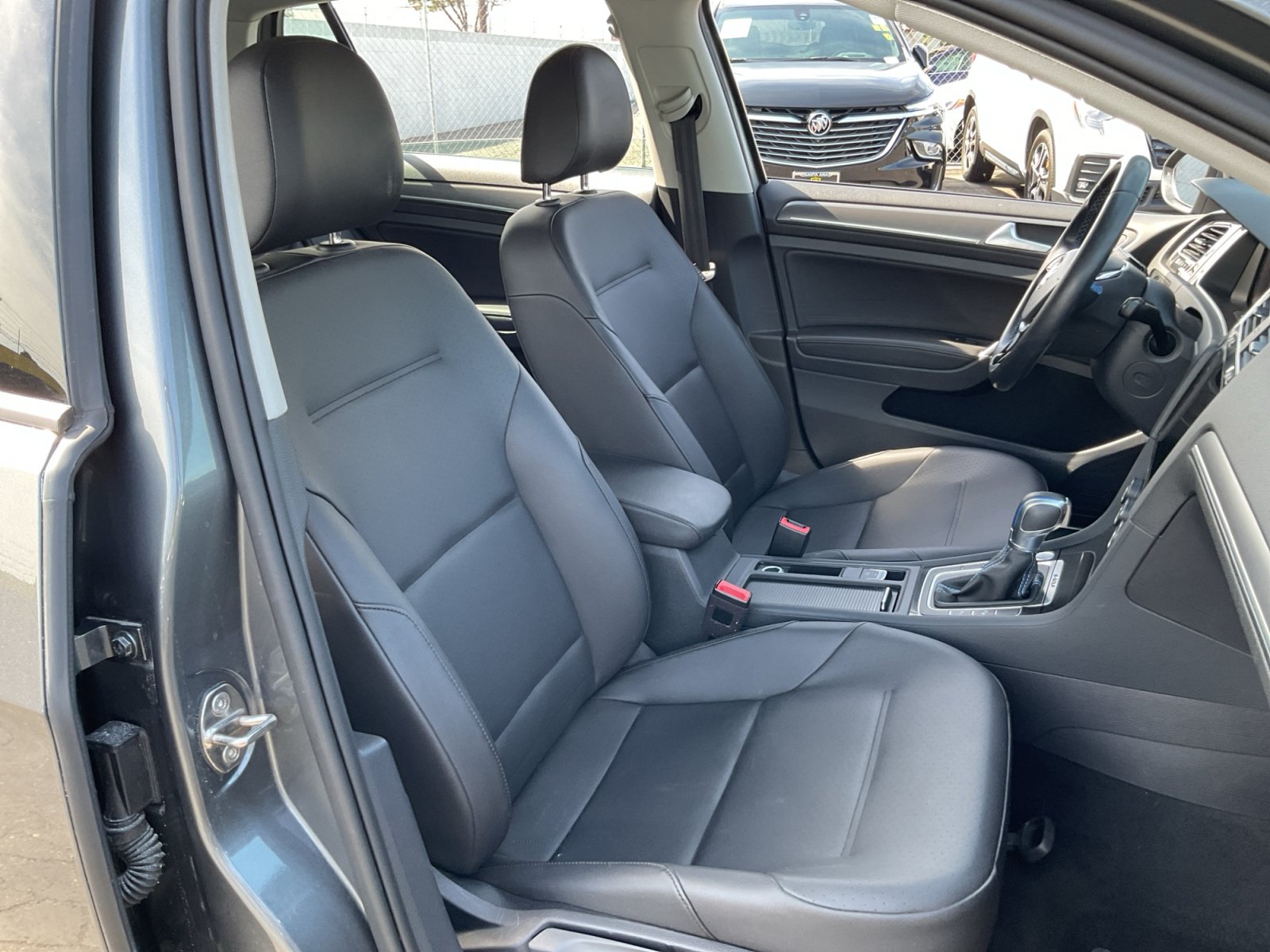 Used 2019 Volkswagen e-Golf SEL Premium FWD image 21