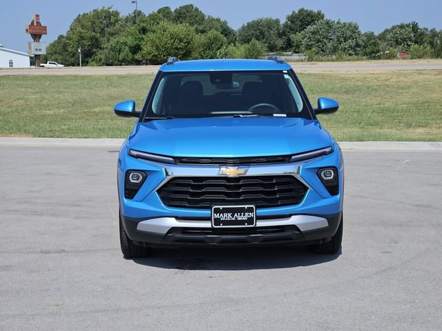 Used 2025 Chevrolet TrailBlazer LT AWD/4WD image 2