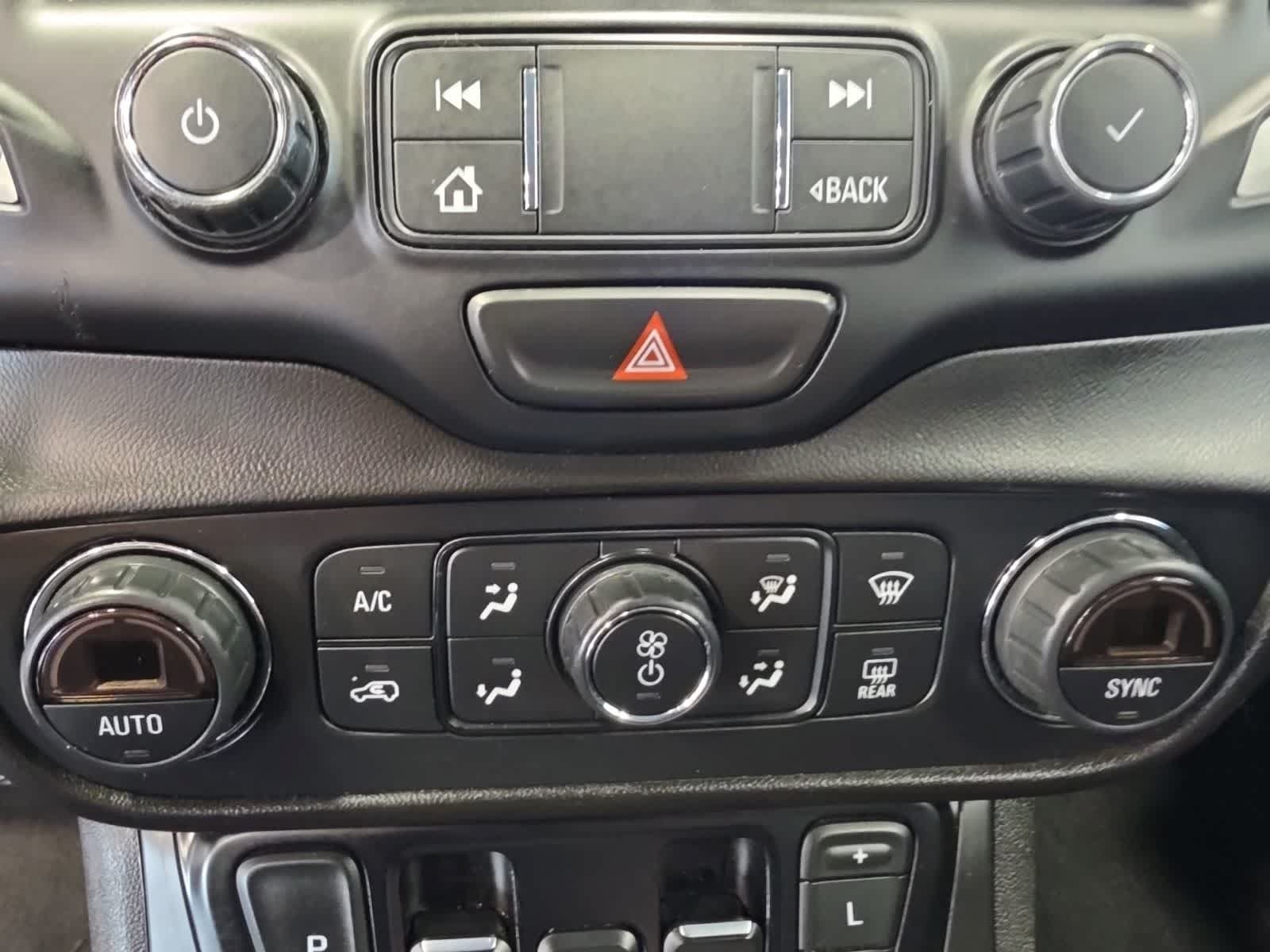 Used 2021 GMC Terrain SLT FWD image 27