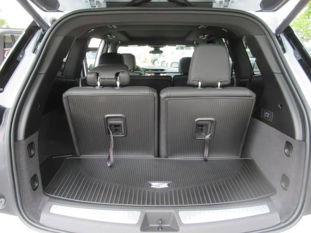 New 2025 Cadillac XT6 Luxury image 32