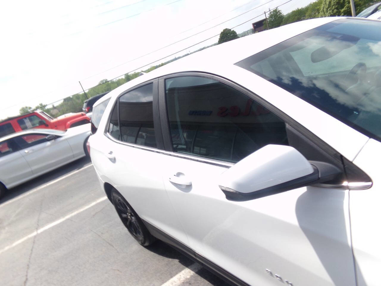 Used 2021 Chevrolet Equinox LT image 37