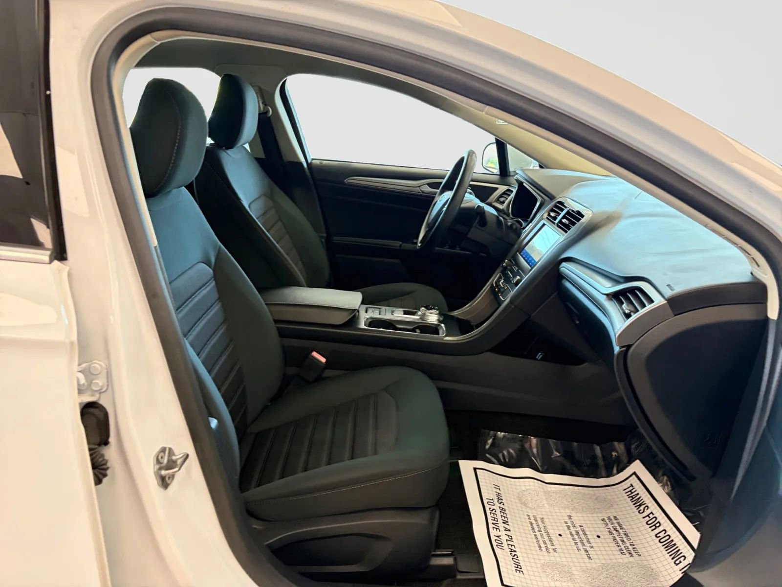 Used 2020 Ford Fusion SE FWD image 20