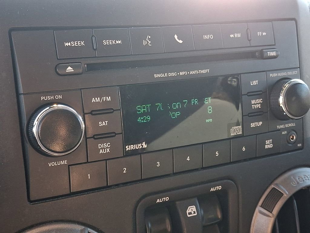 Used 2018 Jeep Wrangler Sport image 16