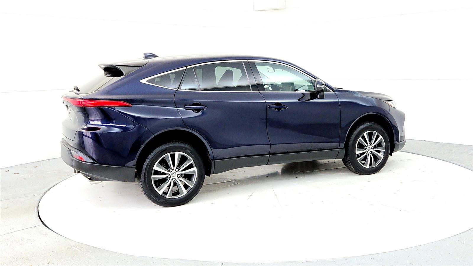 Certified 2023 Toyota Venza LE AWD/4WD image 6