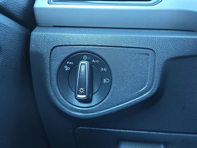 Used 2023 Volkswagen Atlas Cross Sport SE image 25