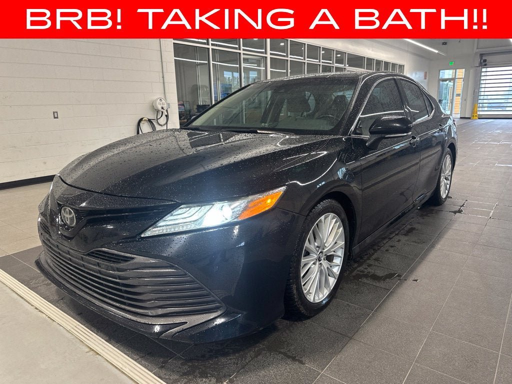 Used 2018 Toyota Camry XLE FWD image 1
