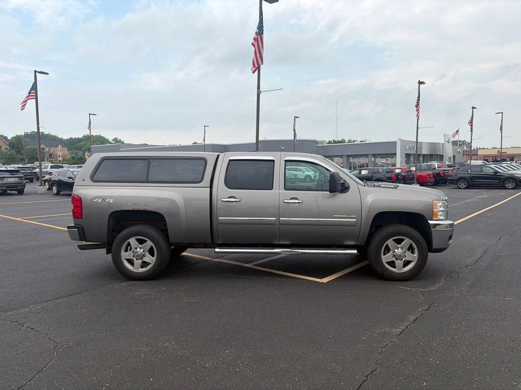 Used 2013 Chevrolet Silverado 2500 LT w/ Custom Sport Truck Package AWD/4WD image 4