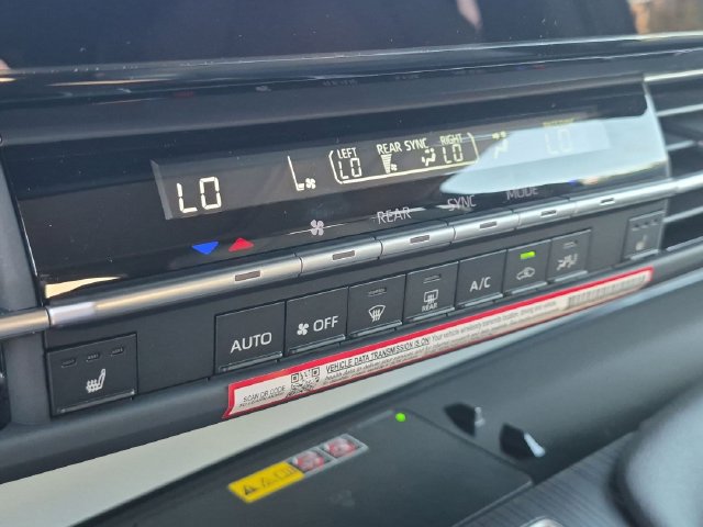 Certified 2026 Toyota Sienna XLE FWD image 22