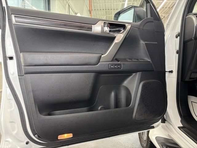 Used 2022 Lexus GX 460 Luxury w/ Accessory Package AWD/4WD image 11