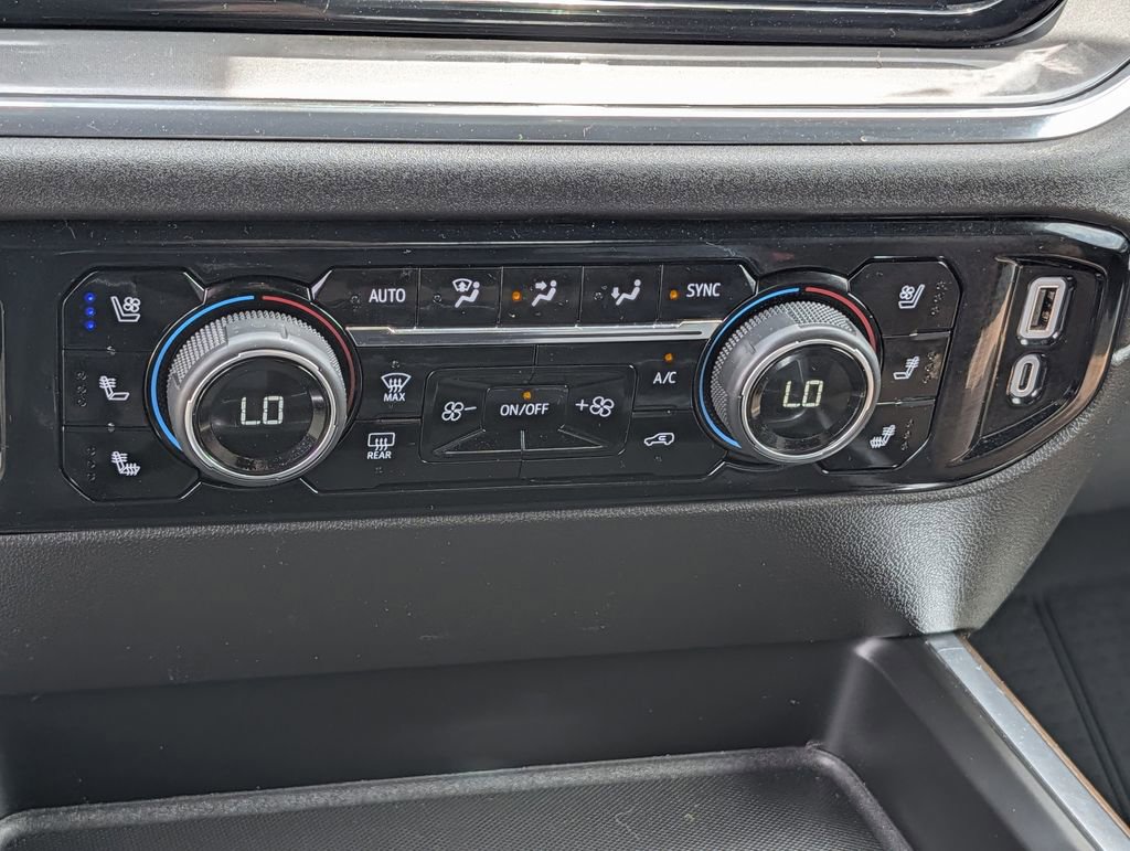 Used 2024 Chevrolet Silverado 3500 High Country w/ High Country Premium Package AWD/4WD image 17