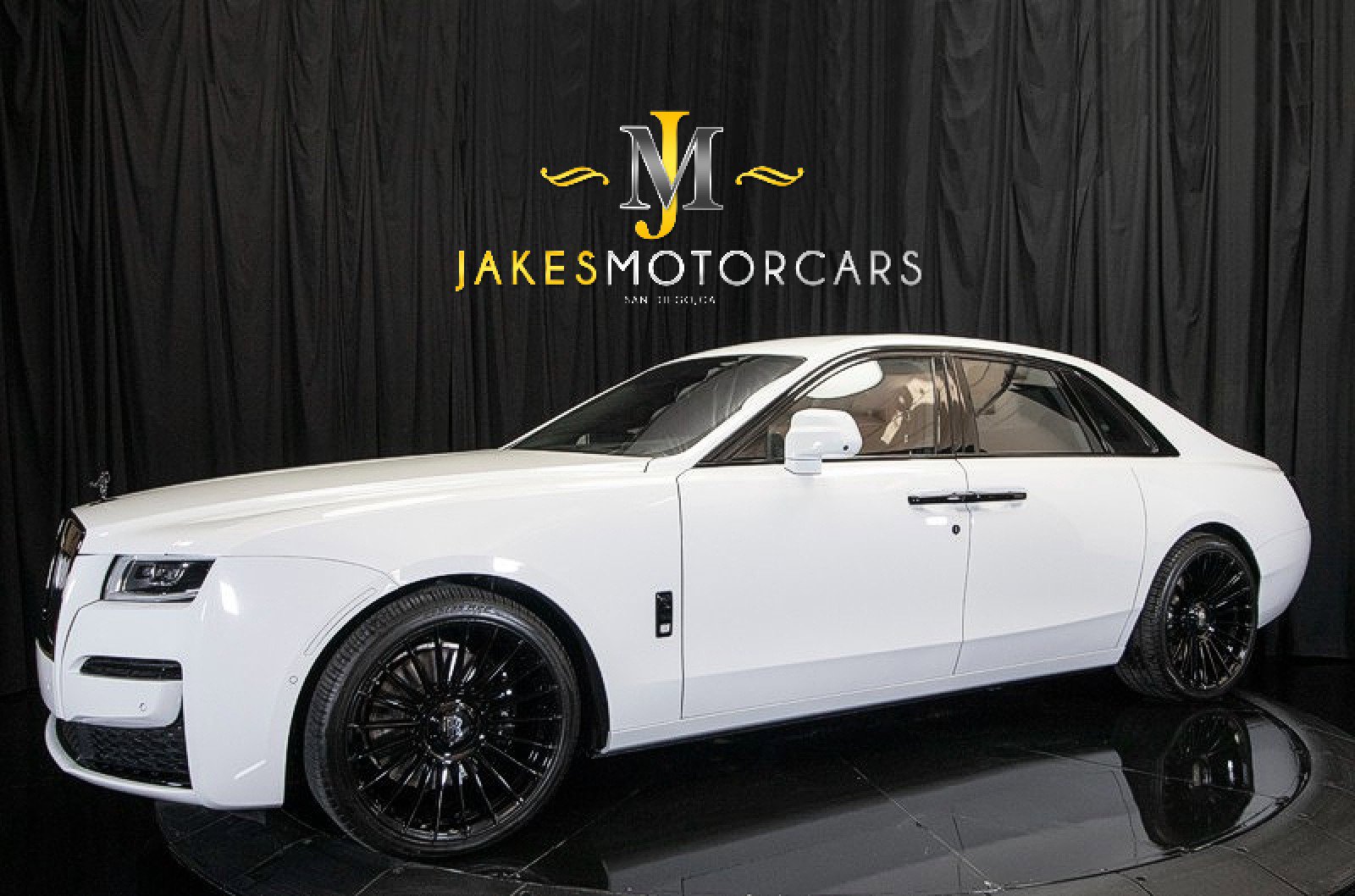 Used 2021 Rolls-Royce Ghost image 2