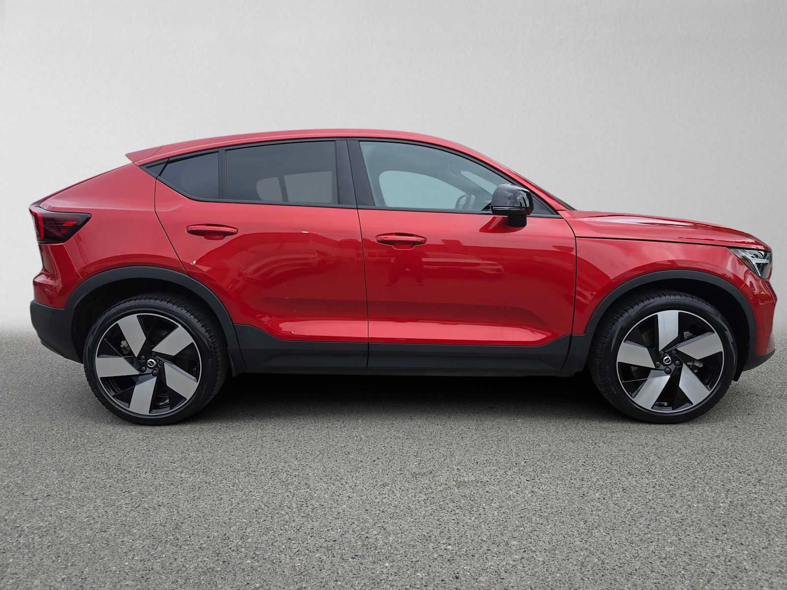 Certified 2023 Volvo C40 P8 Recharge Ultimate AWD/4WD image 3