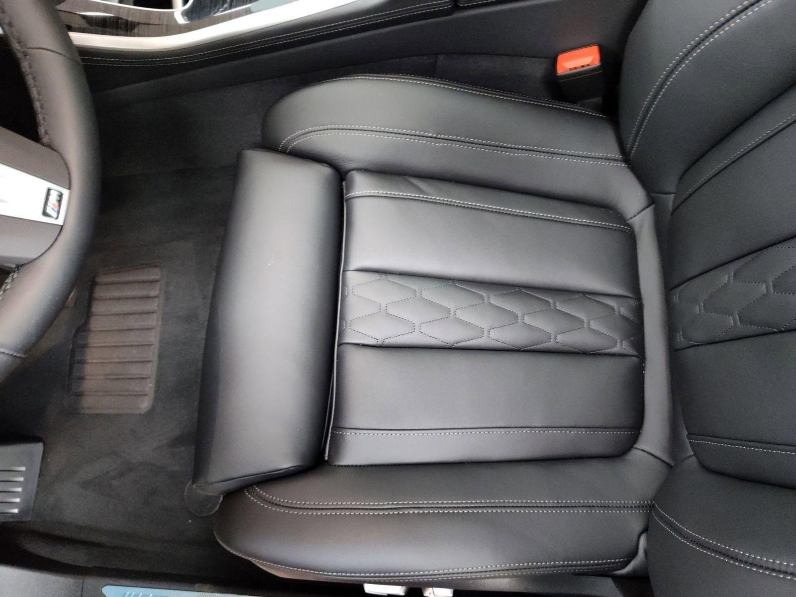 Used 2026 BMW X5 xDrive40i w/ M Sport Package image 12