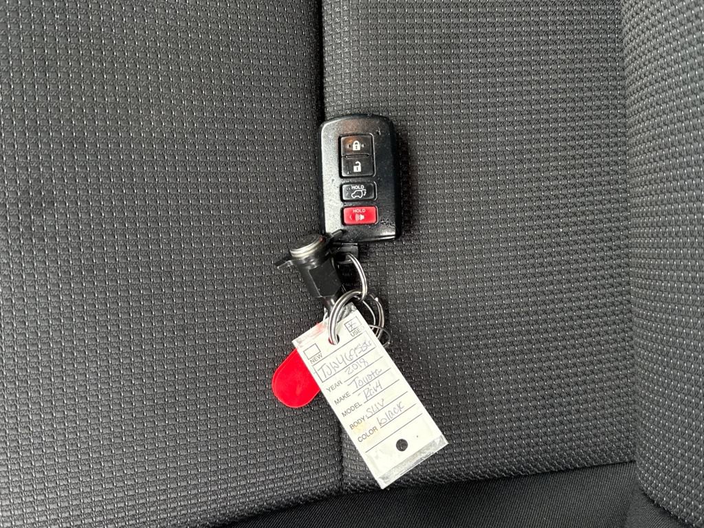 Used 2018 Toyota RAV4 XLE image 28