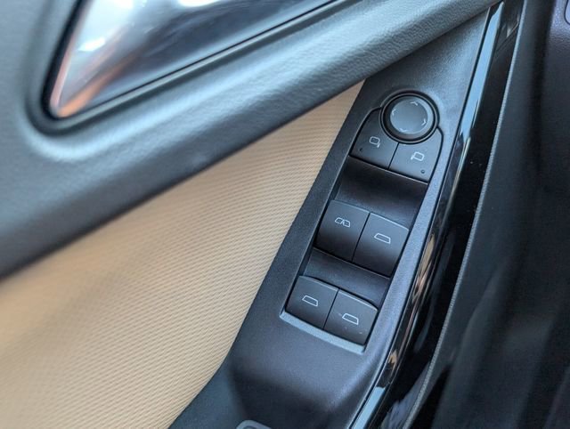 Used 2025 Chevrolet Equinox ACTIV w/ Safety and Technology Package image 40