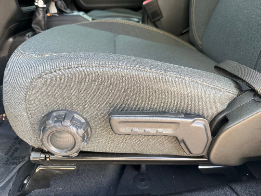 Used 2024 Jeep Wrangler Unlimited w/ Convenience Group image 20