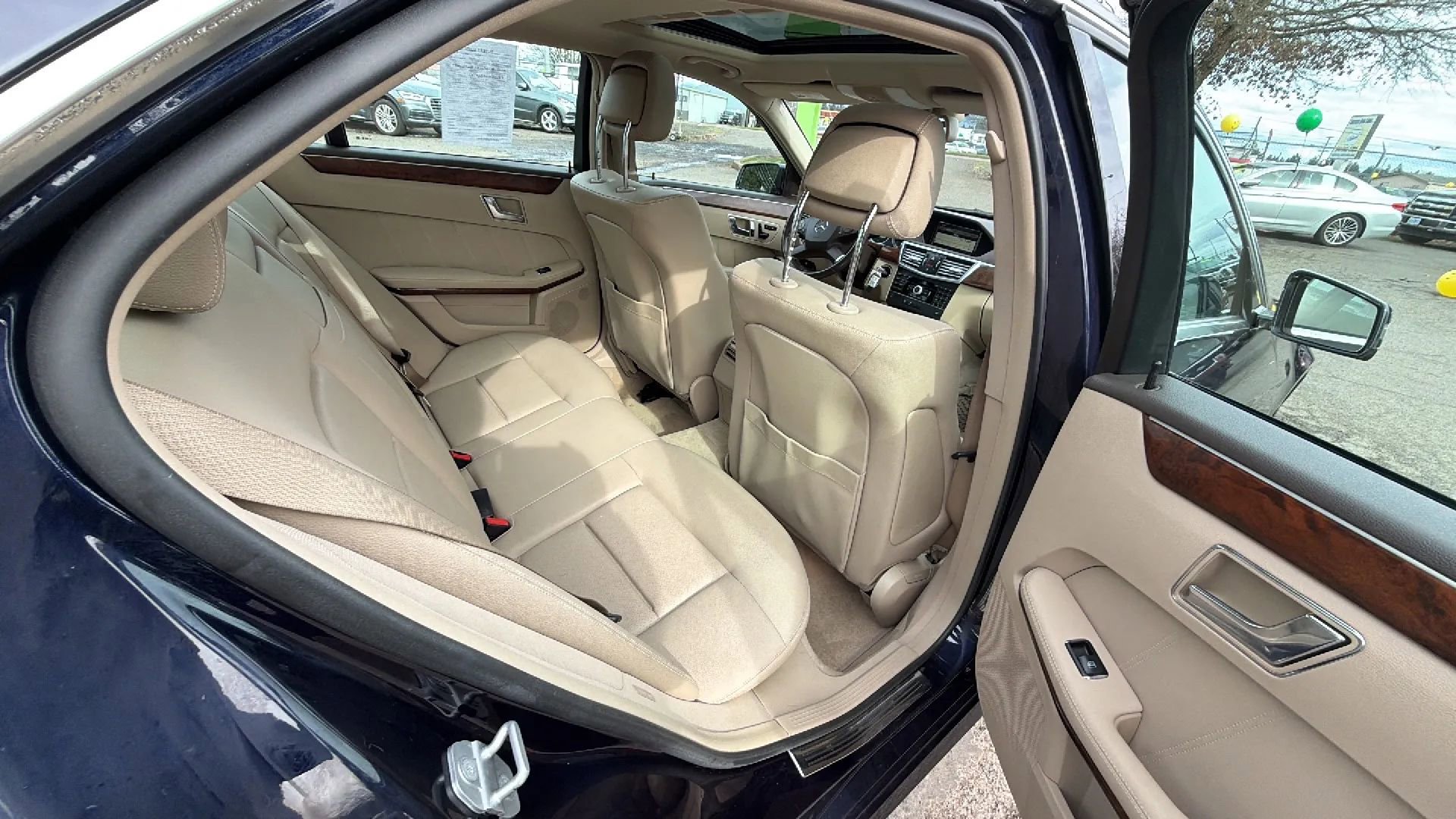 Used 2010 Mercedes-Benz E 350 4MATIC Sedan image 15