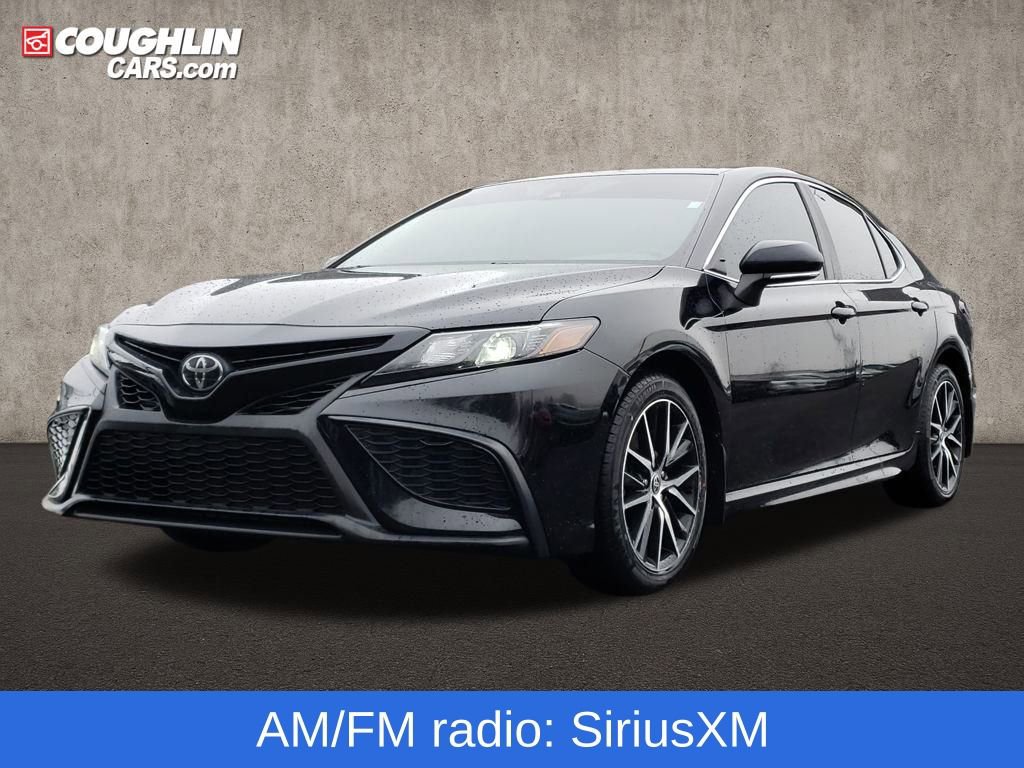 Used 2023 Toyota Camry SE image 4