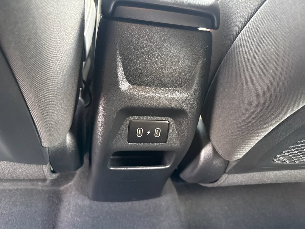 Used 2024 Hyundai Venue SEL FWD image 22