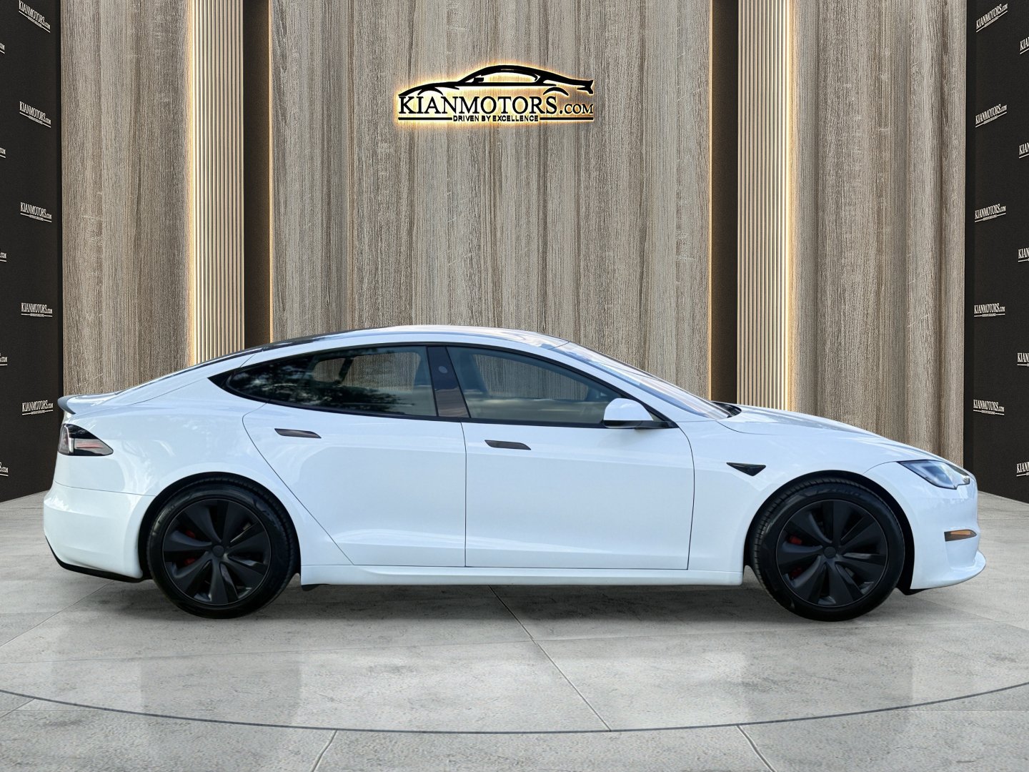 Used 2024 Tesla Model S Plaid AWD/4WD image 11