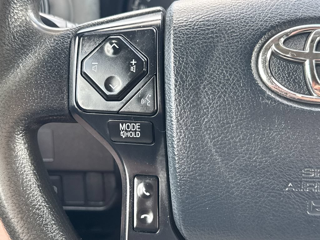 Used 2020 Toyota Tacoma SR AWD/4WD image 19
