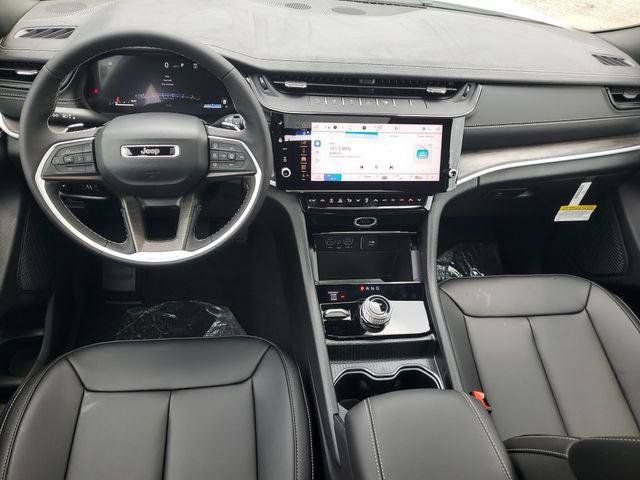 New 2026 Jeep Grand Cherokee L Limited w/ Limited Altitude Package AWD/4WD image 13