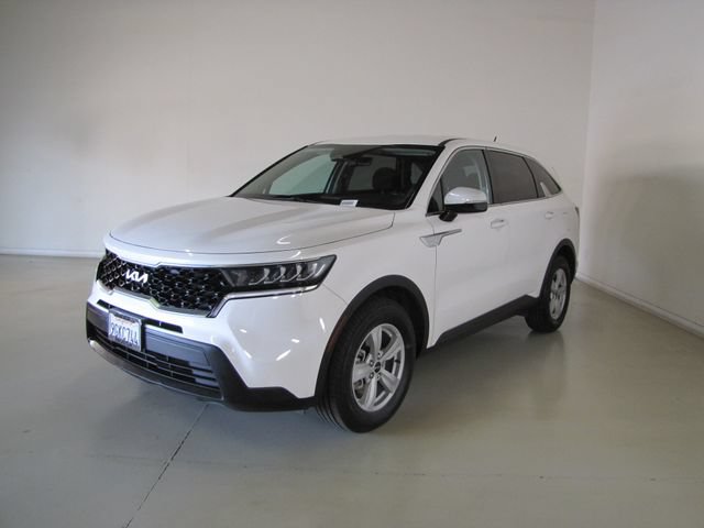 Used 2023 Kia Sorento LX FWD image 1