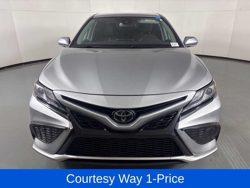 Used 2023 Toyota Camry XSE FWD image 4