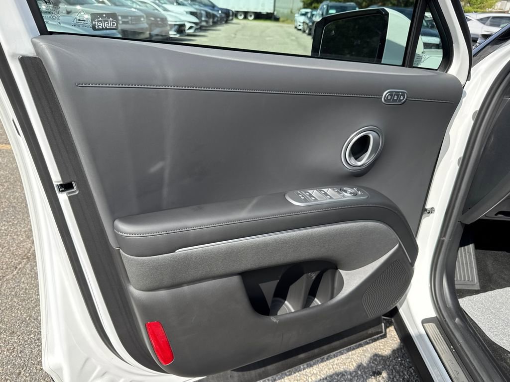New 2026 Hyundai Palisade Calligraphy FWD image 11