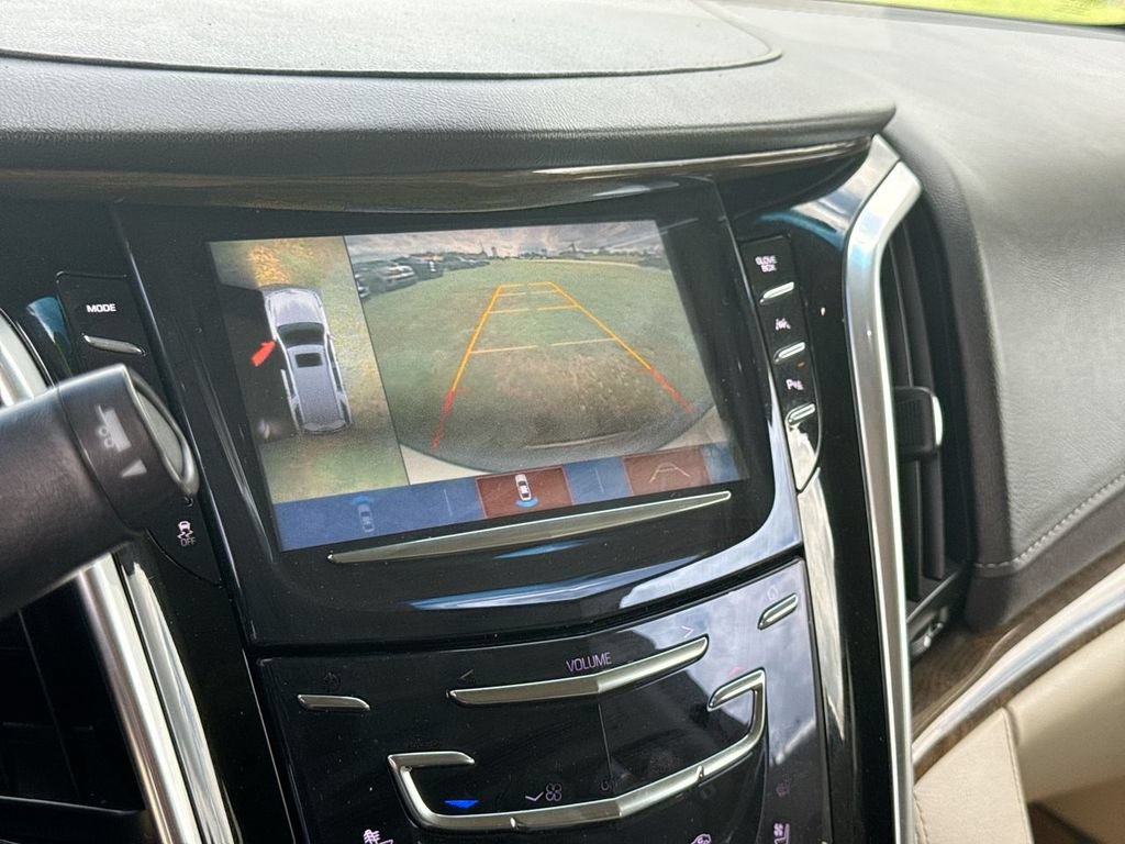 Used 2020 Cadillac Escalade ESV Premium Luxury AWD/4WD image 23