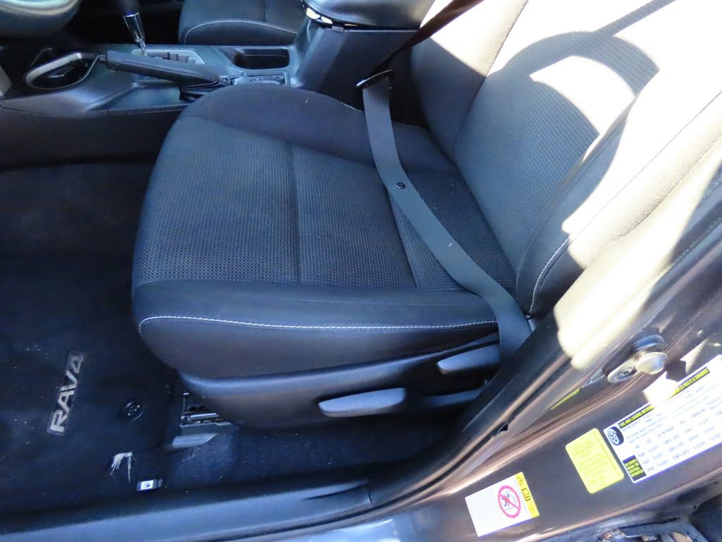 Used 2018 Toyota RAV4 XLE image 39