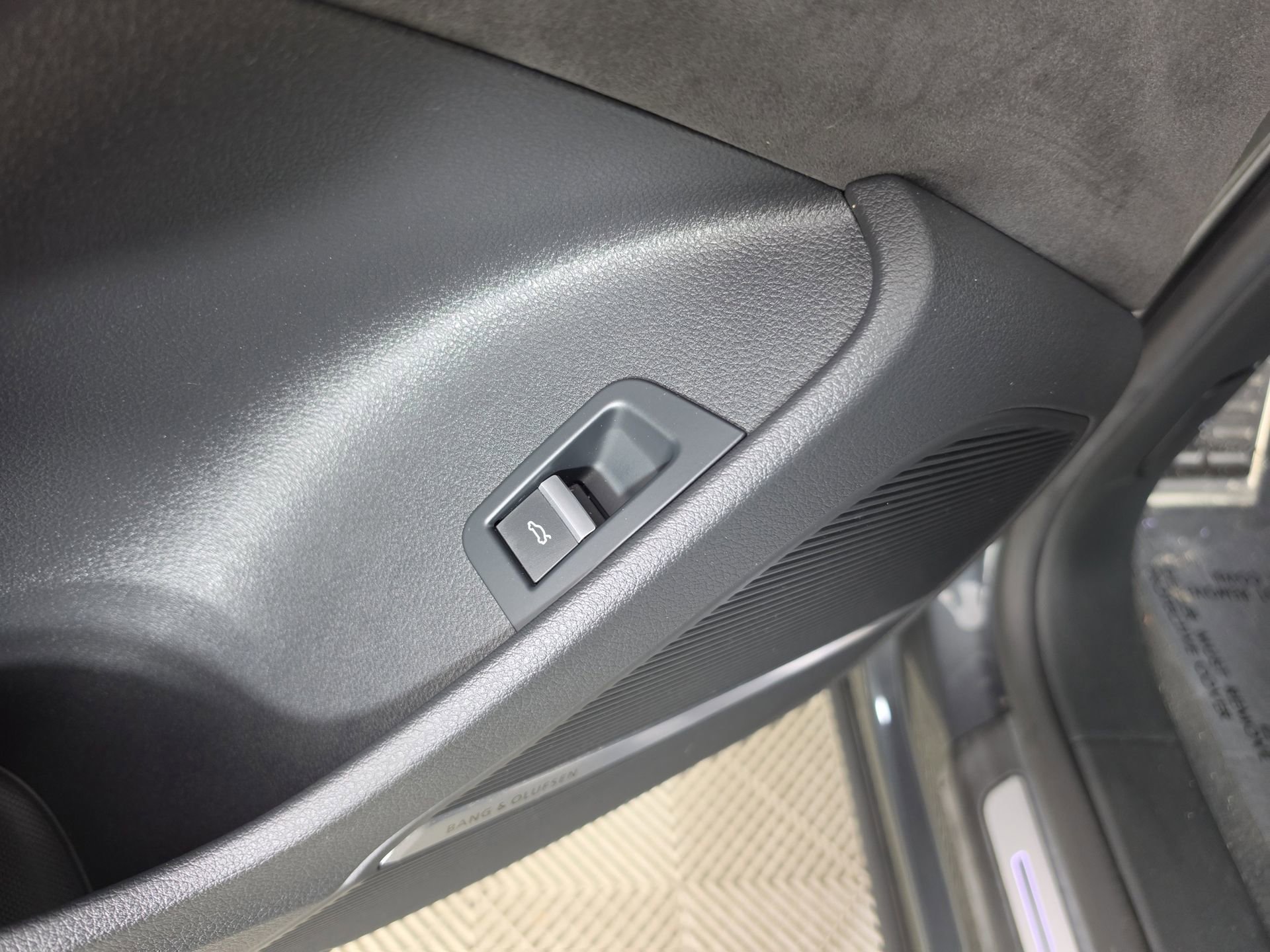 Used 2020 Audi SQ8 Prestige w/ Prestige Package AWD/4WD image 18