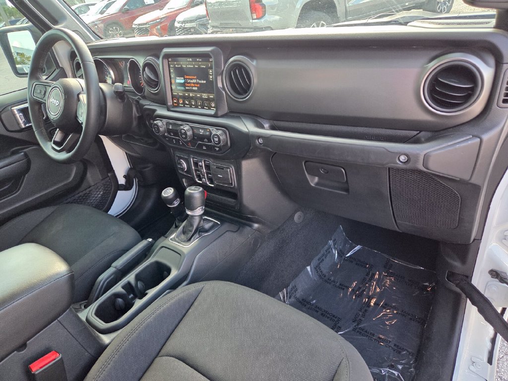 Used 2023 Jeep Gladiator Sport AWD/4WD image 16