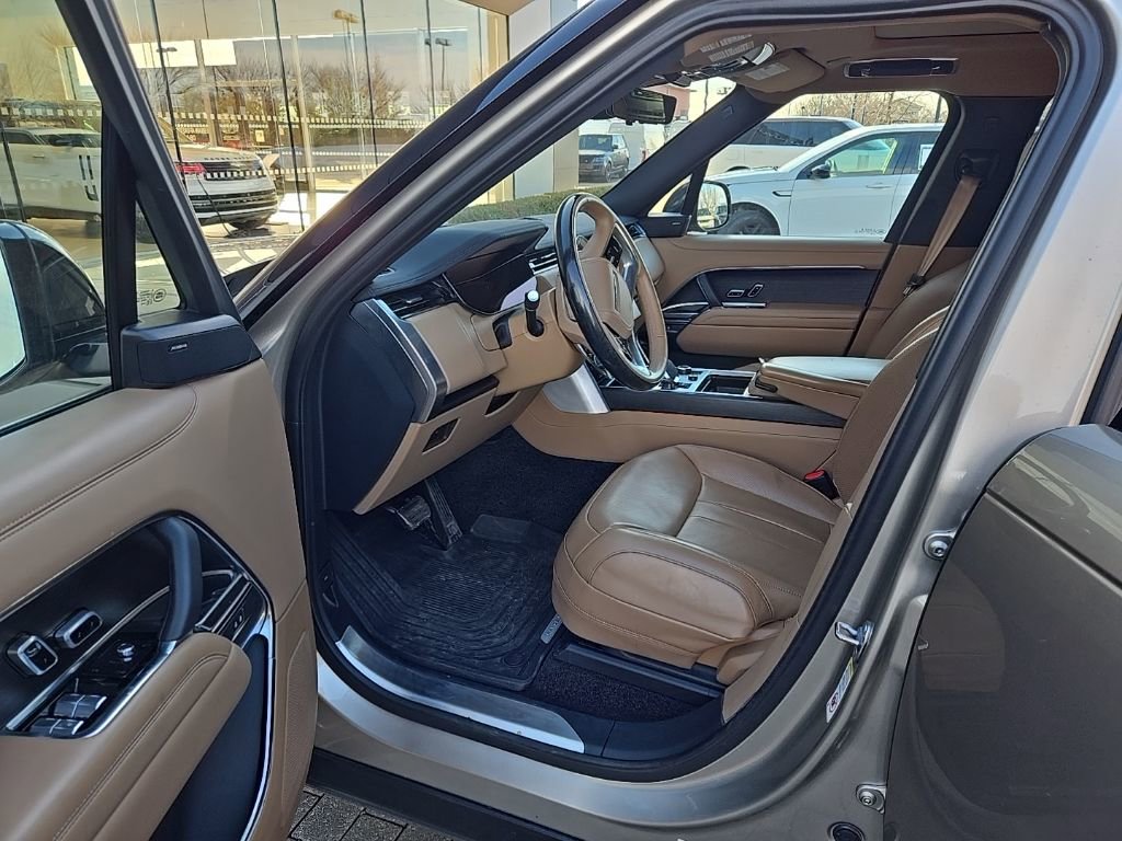 Certified 2023 Land Rover Range Rover SE image 16
