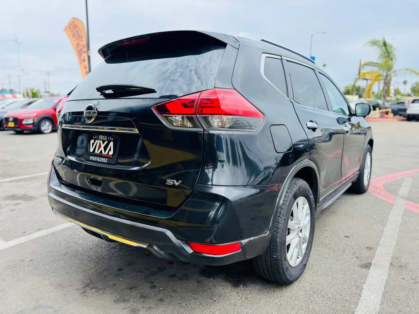 Used 2017 Nissan Rogue SV FWD image 5