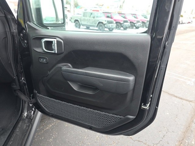 Used 2025 Jeep Wrangler Unlimited Rubicon 4xe w/ Safety Group image 38