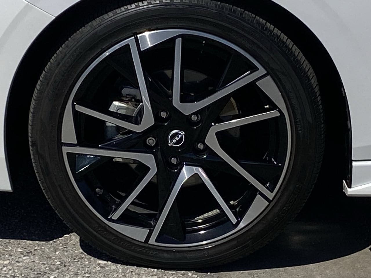 Certified 2025 Nissan Sentra SR w/ SR Premium Package FWD image 8