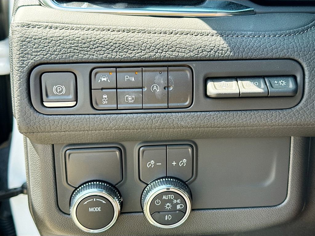 Used 2024 GMC Yukon XL Denali image 22